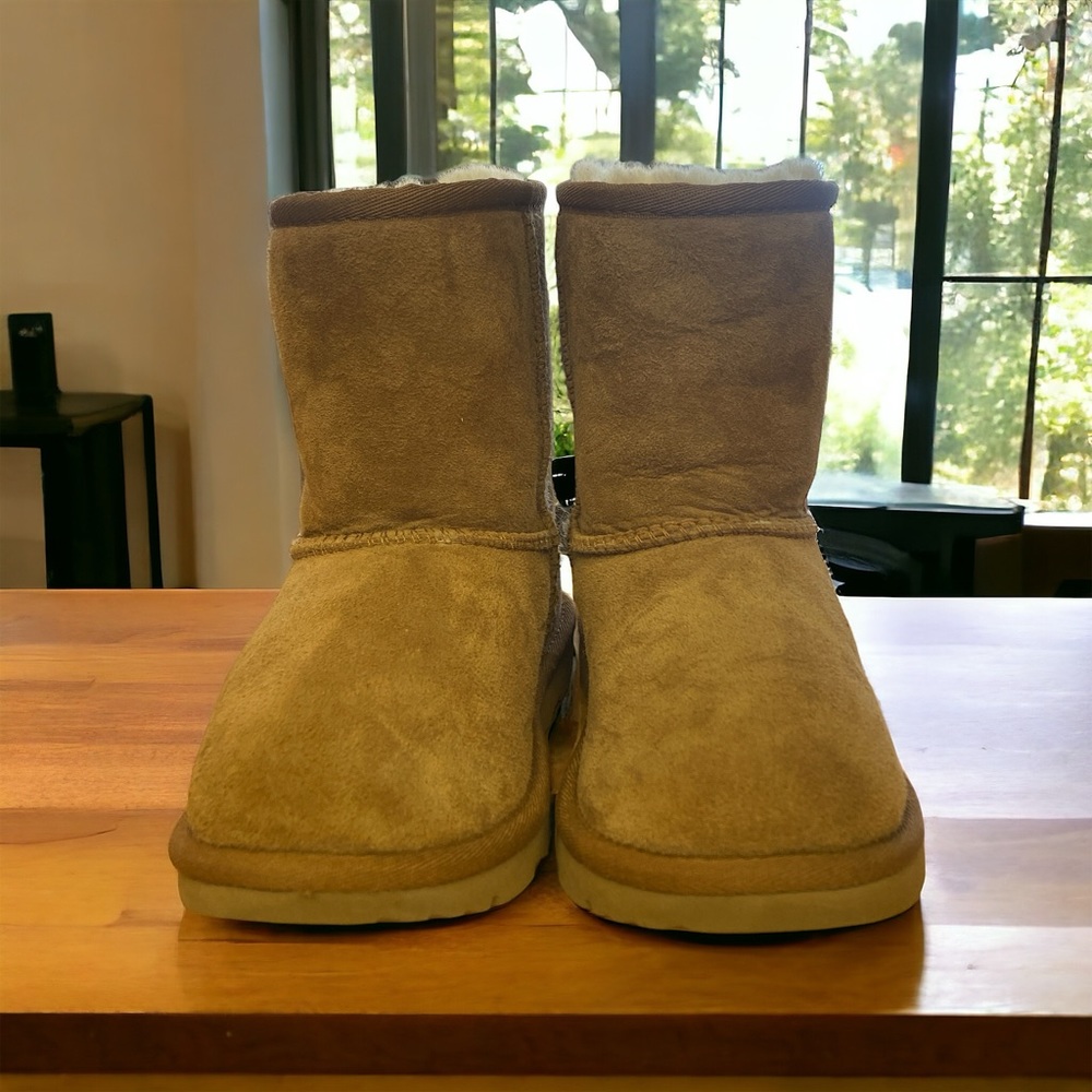 Ugg’s Kids' Classic Short II Waterproof Cold Weather Boots (Youth)